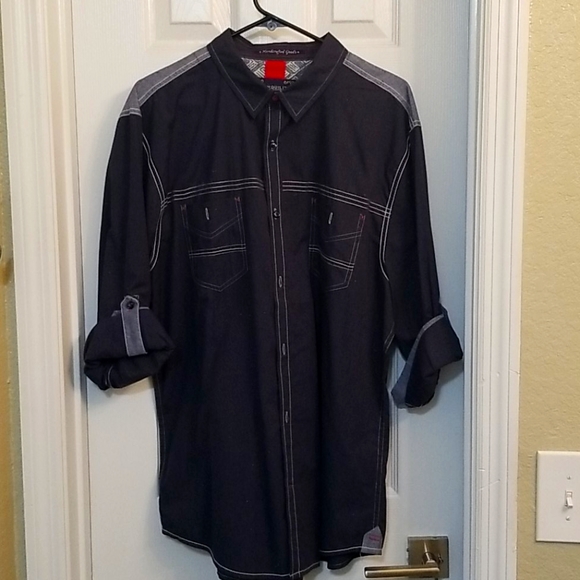 Nice button down shirt with cool rolled up sleeves - Picture 1 of 3